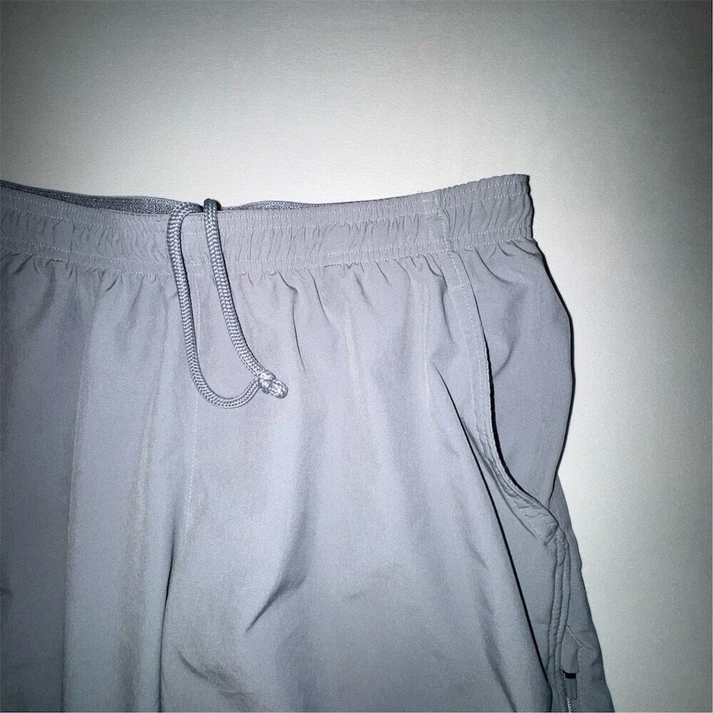 Nike Dri-FIT Men's Training Shorts Gray Size M Elastic Waist‎ Drawstring